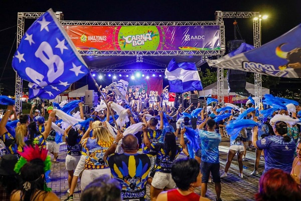Caprichoso e Garantido Esquenta do Carnaboi