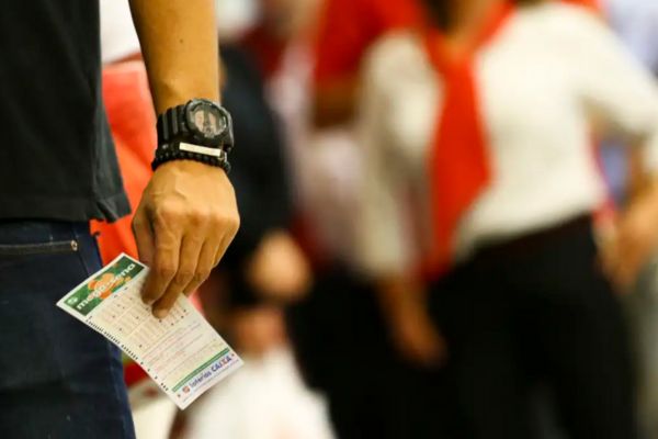 Mega-Sena acumula novamente e prêmio chega a R$ 120 milhões