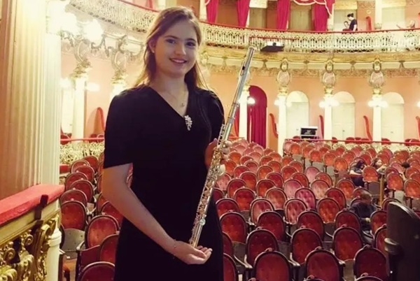 Aluna do Liceu Claudio Santoro é aprovada na Escola de Música Municipal de São Paulo