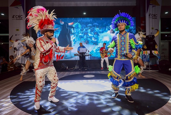 Caprichoso e Garantido se apresentam na 4ª Conferência Nacional de Cultura a emocionam o público