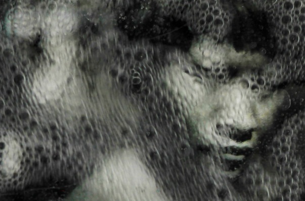 Afetos perdidos da ancestralidade feminina compõem exposição na Galeria do Largo