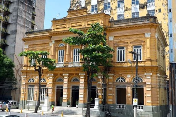 Prefeitura abre inscrições para o edital dos Prêmios Literários Cidade de Manaus 2024