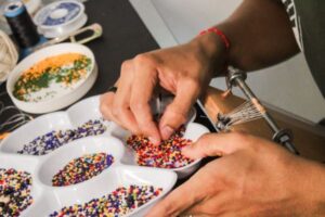 Miçangas multicoloridas