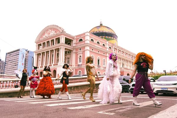 Elenco do Ateliê 23 para estreia do ‘Bar Patrícia - O Show’